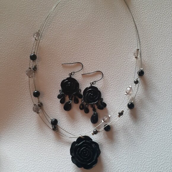 Goth Style Black Rose Dangle Earrings and Necklace - Picture 5 of 8